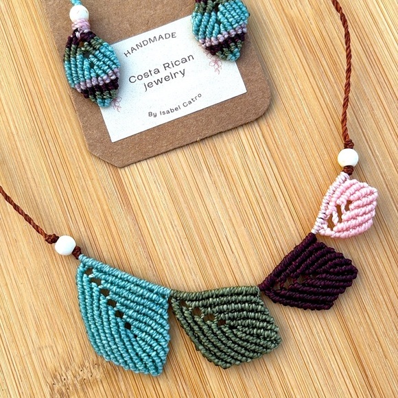 Brand New Handmade Costa Rican Adjustable Length Necklace & Earrings Set Colored - Picture 9 of 14